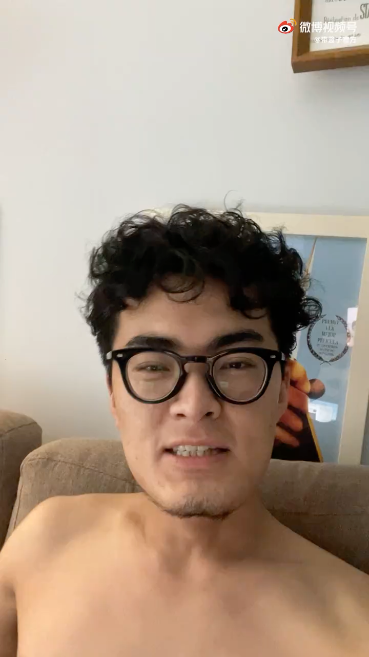 带篮子大型认爹现场