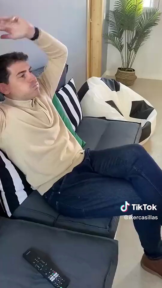 video-poster