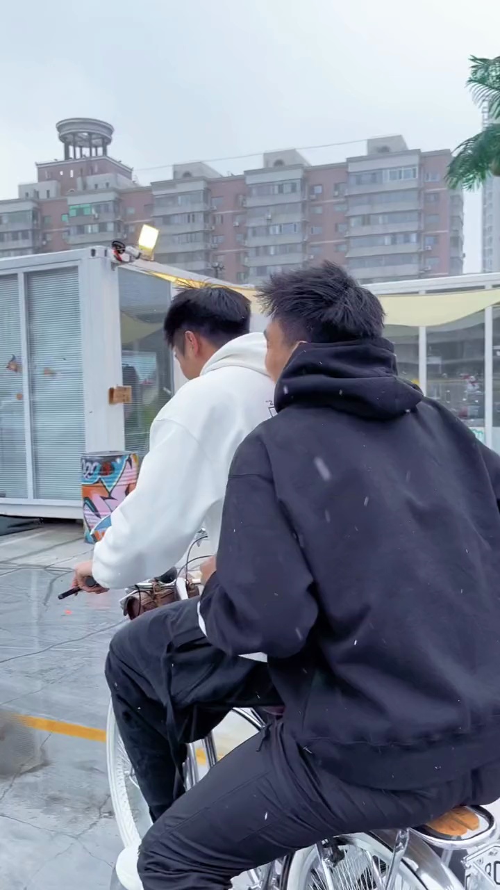 video-poster