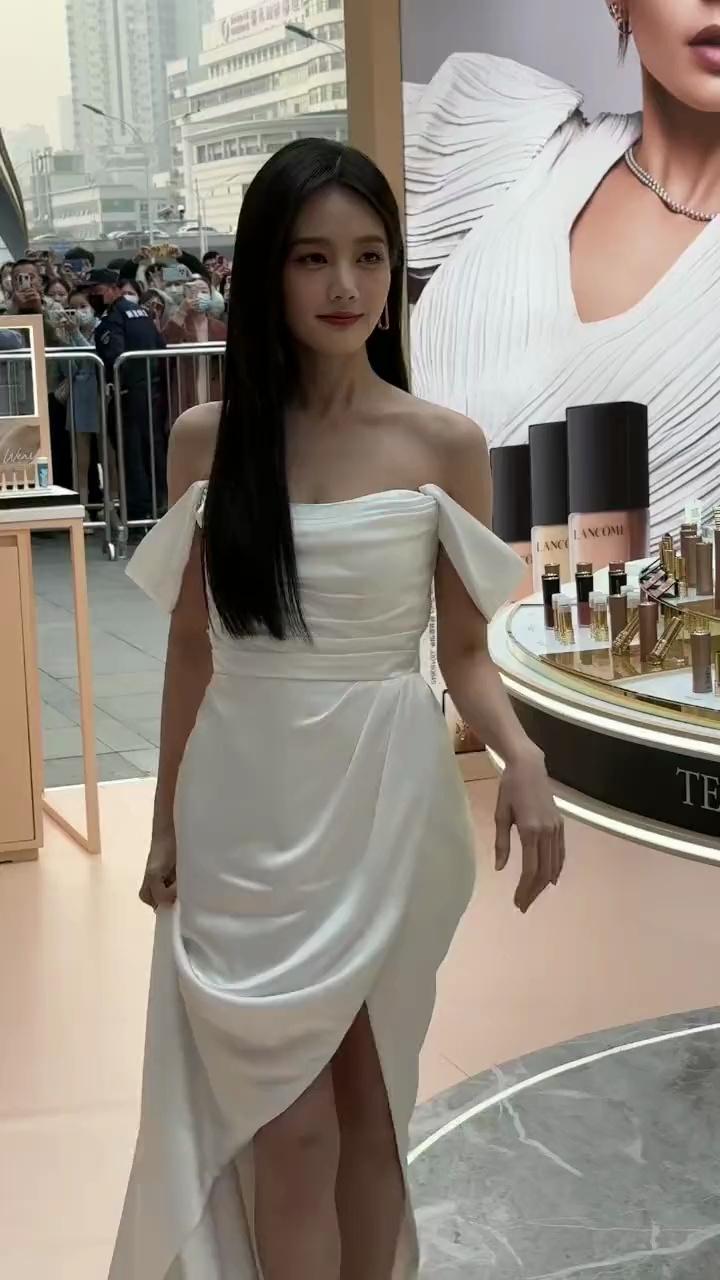 video-poster