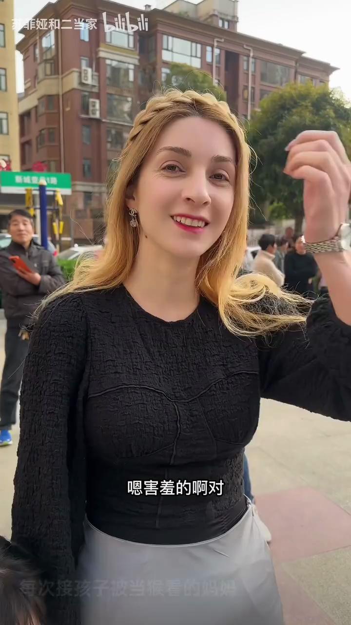 video-poster