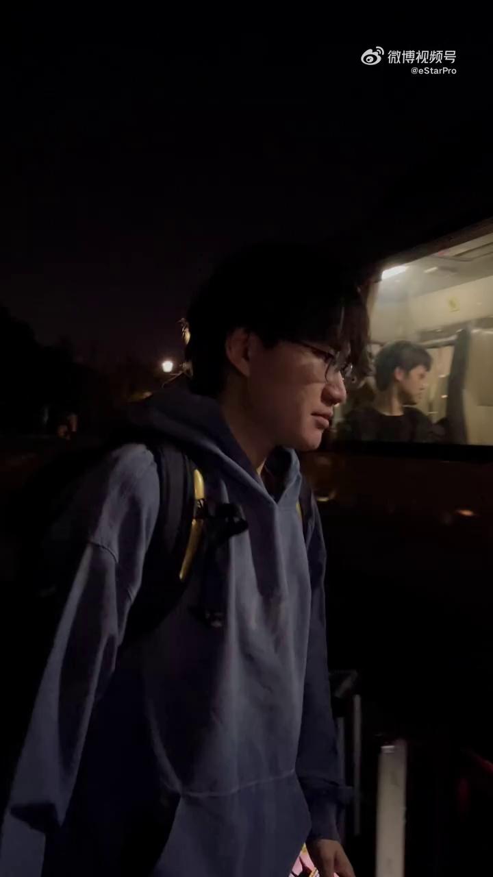 video-poster