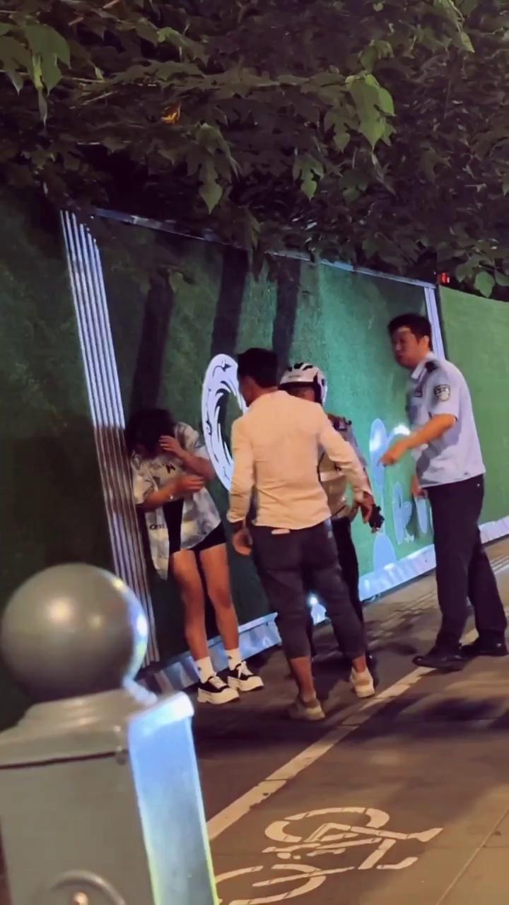 video-poster