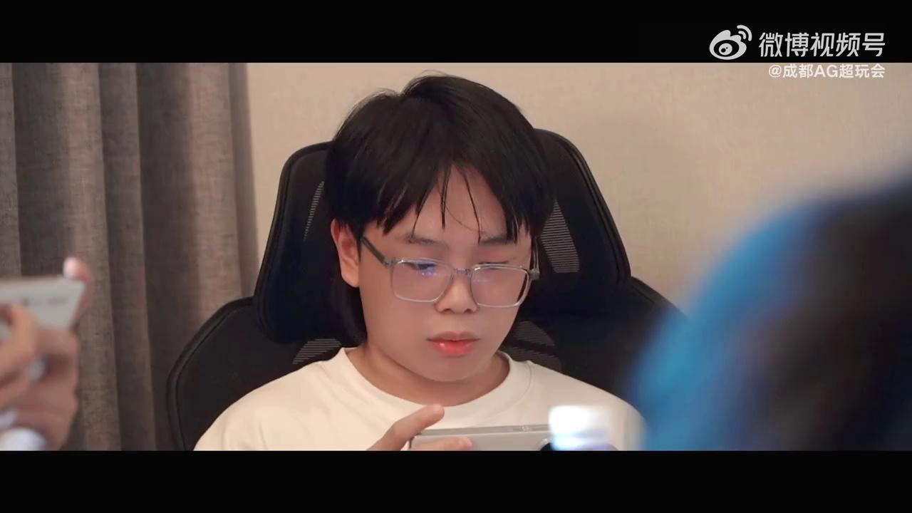 video-poster