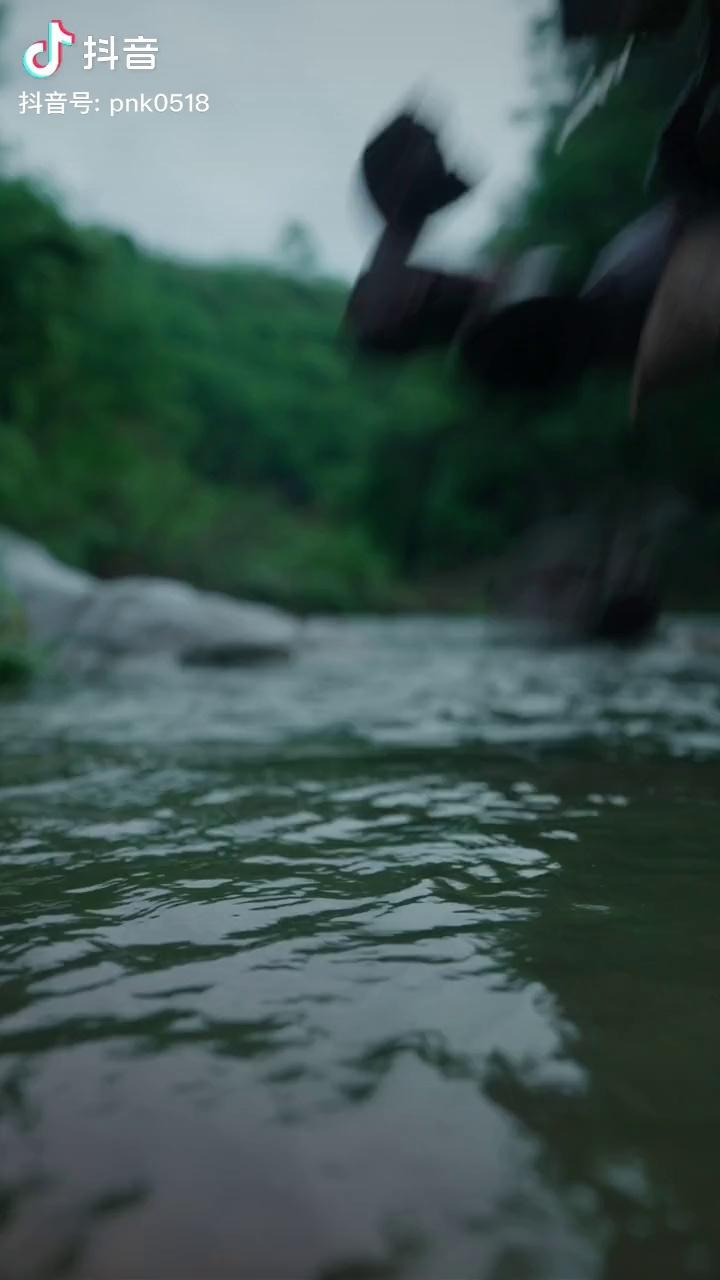video-poster