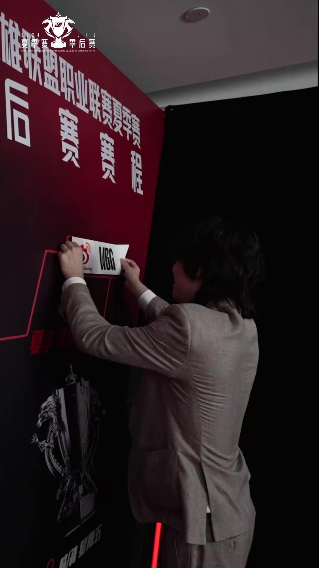video-poster