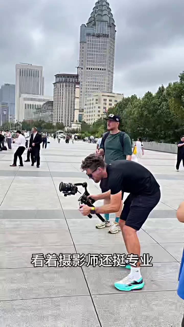 video-poster