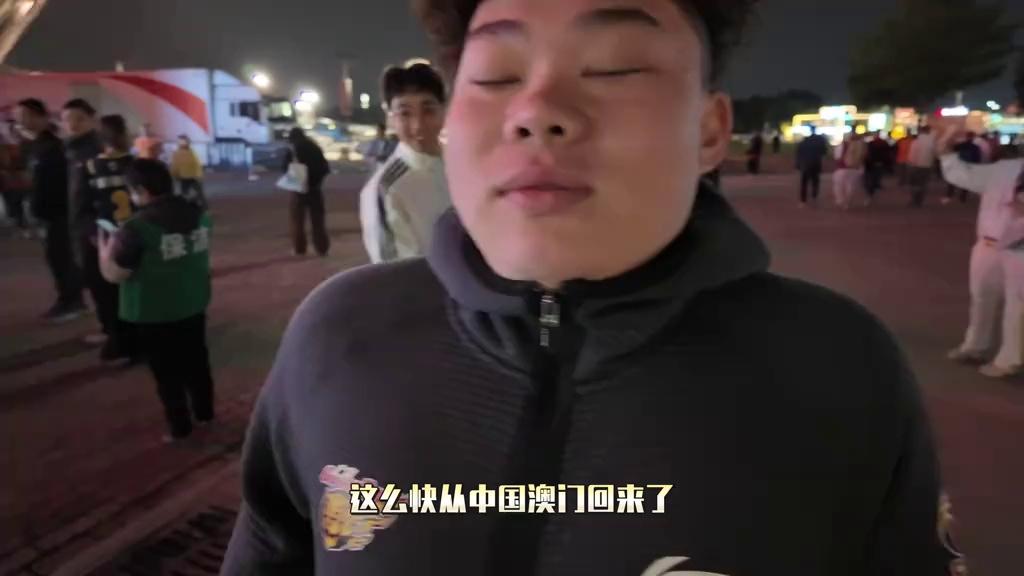video-poster