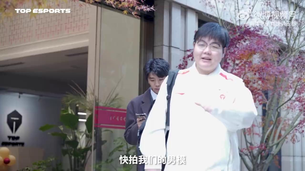 video-poster