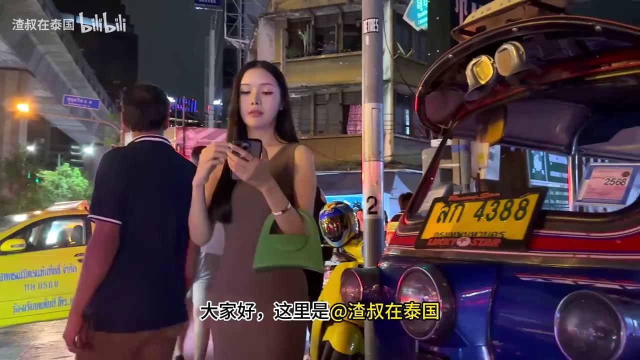video-poster