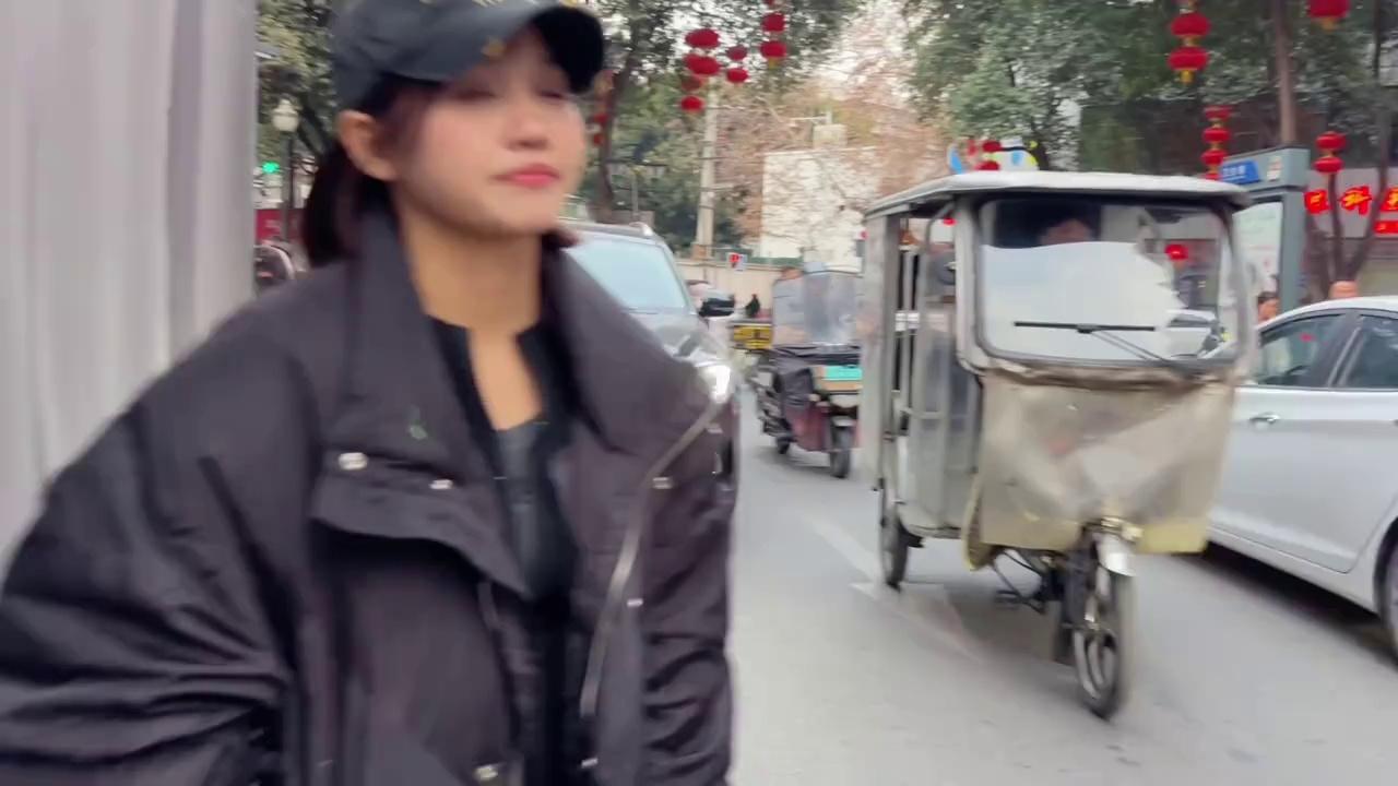 video-poster