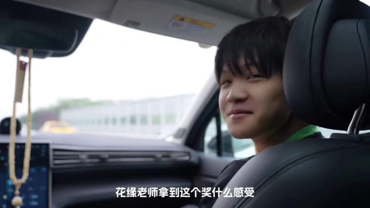 video-poster
