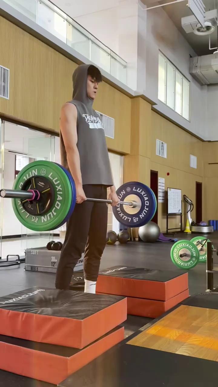 video-poster