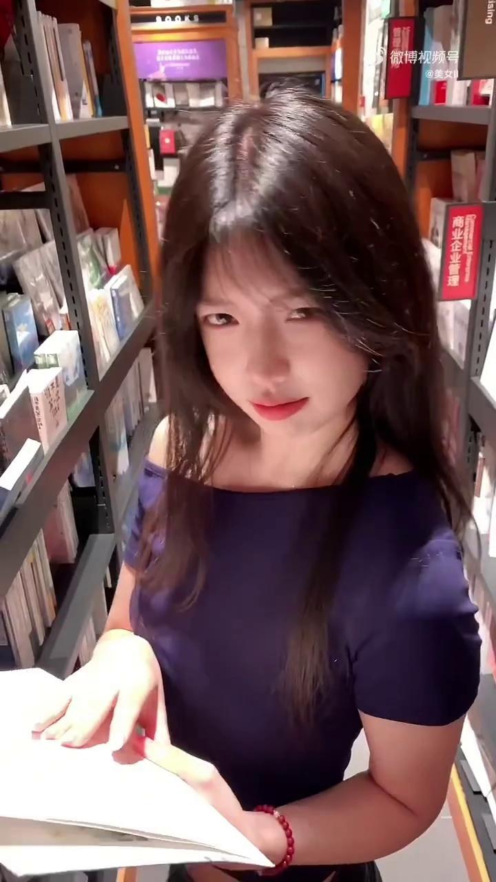 video-poster