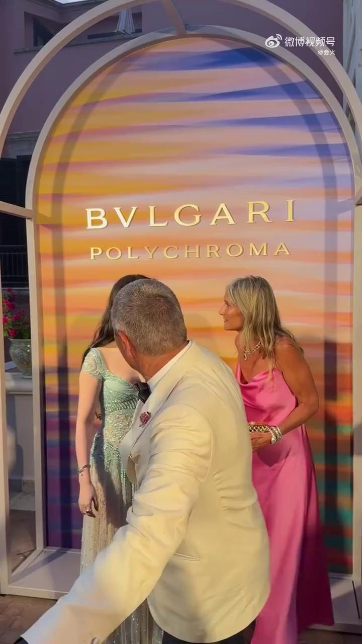 video-poster