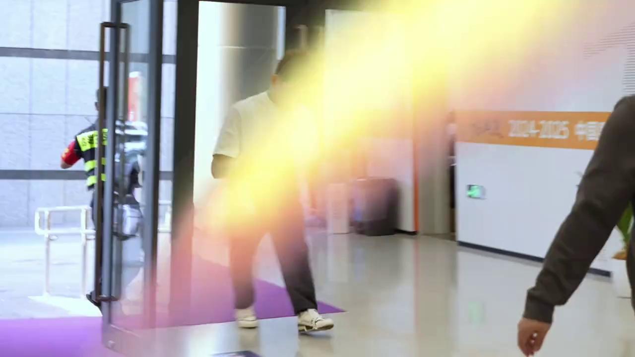 video-poster
