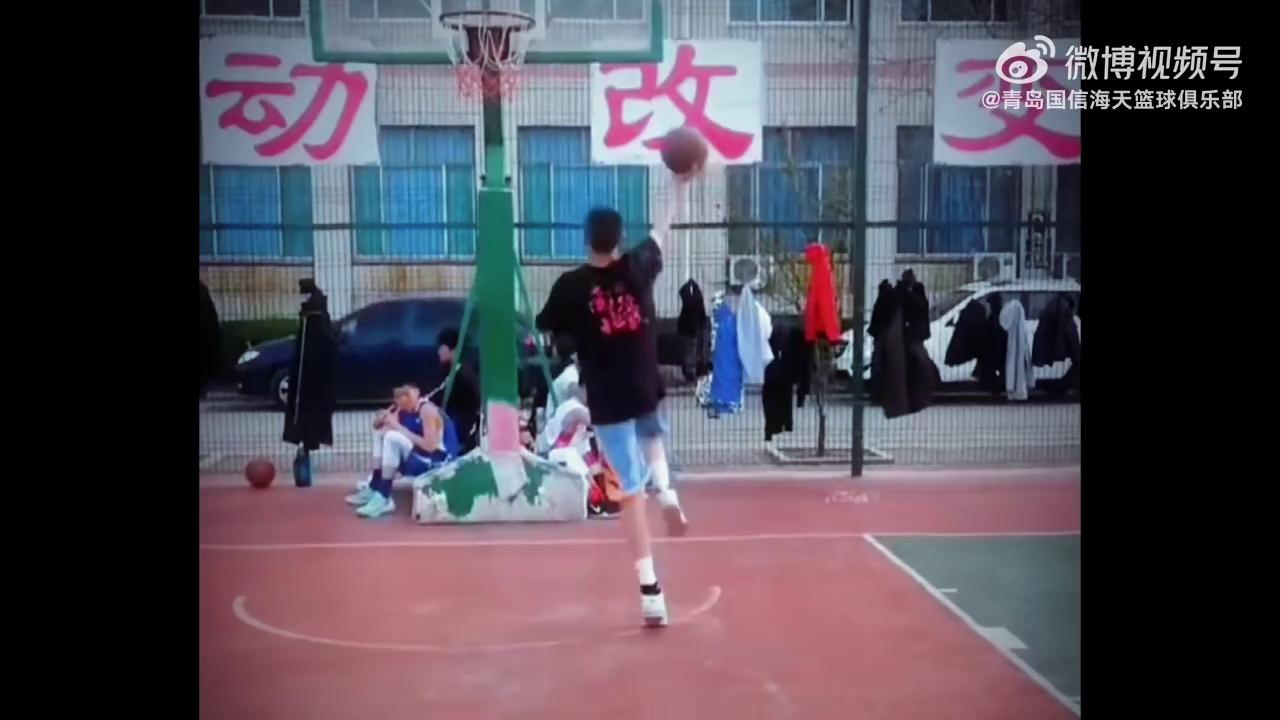 video-poster