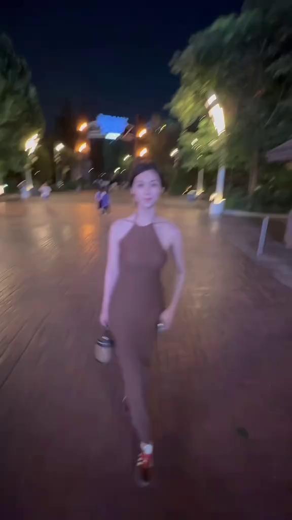 video-poster