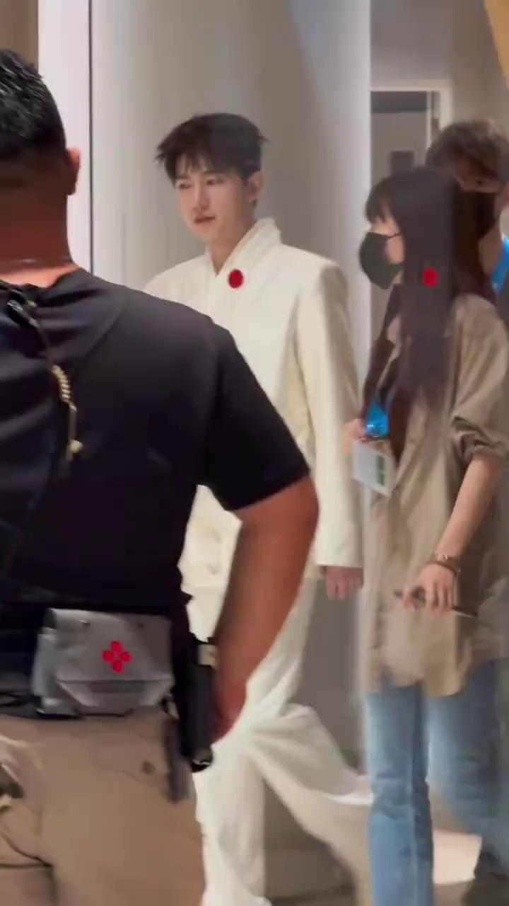 video-poster