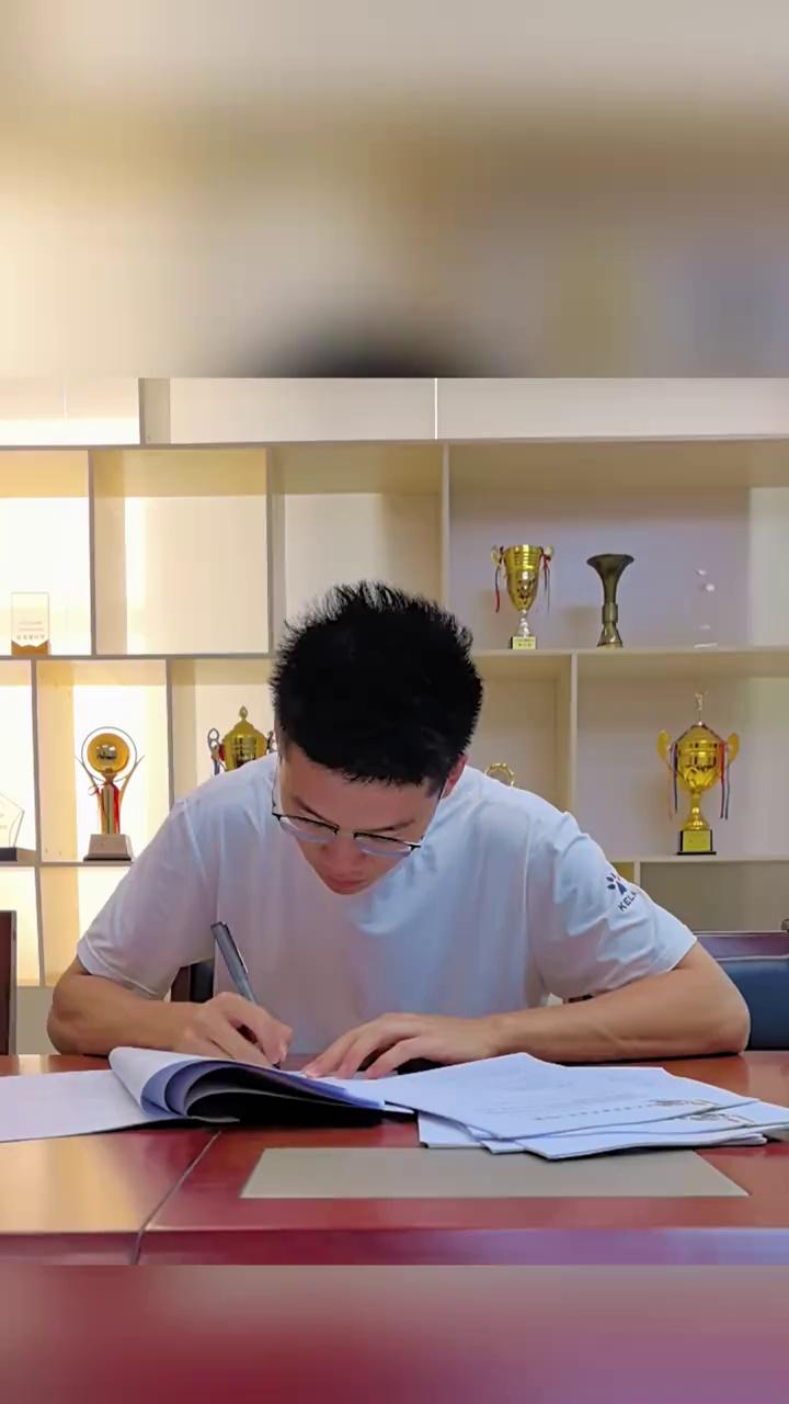 video-poster