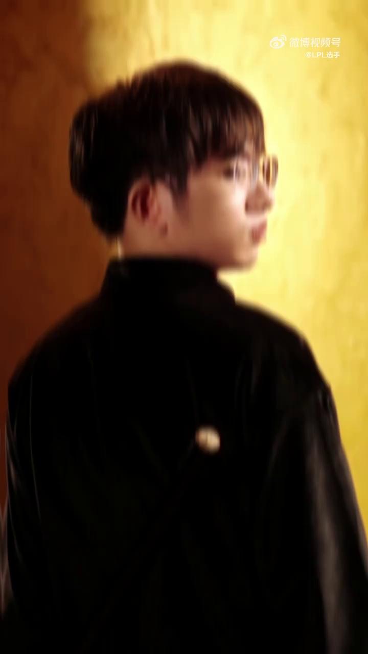 video-poster