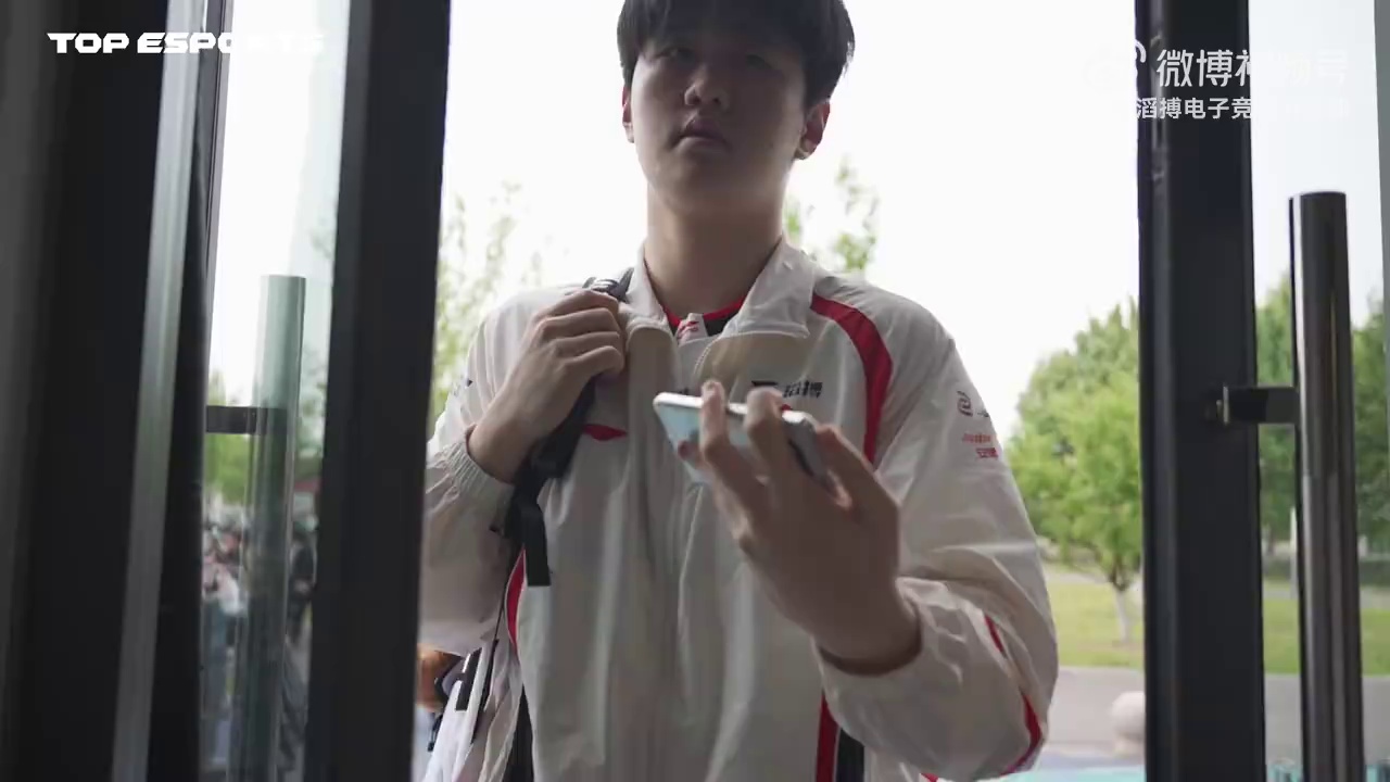 video-poster
