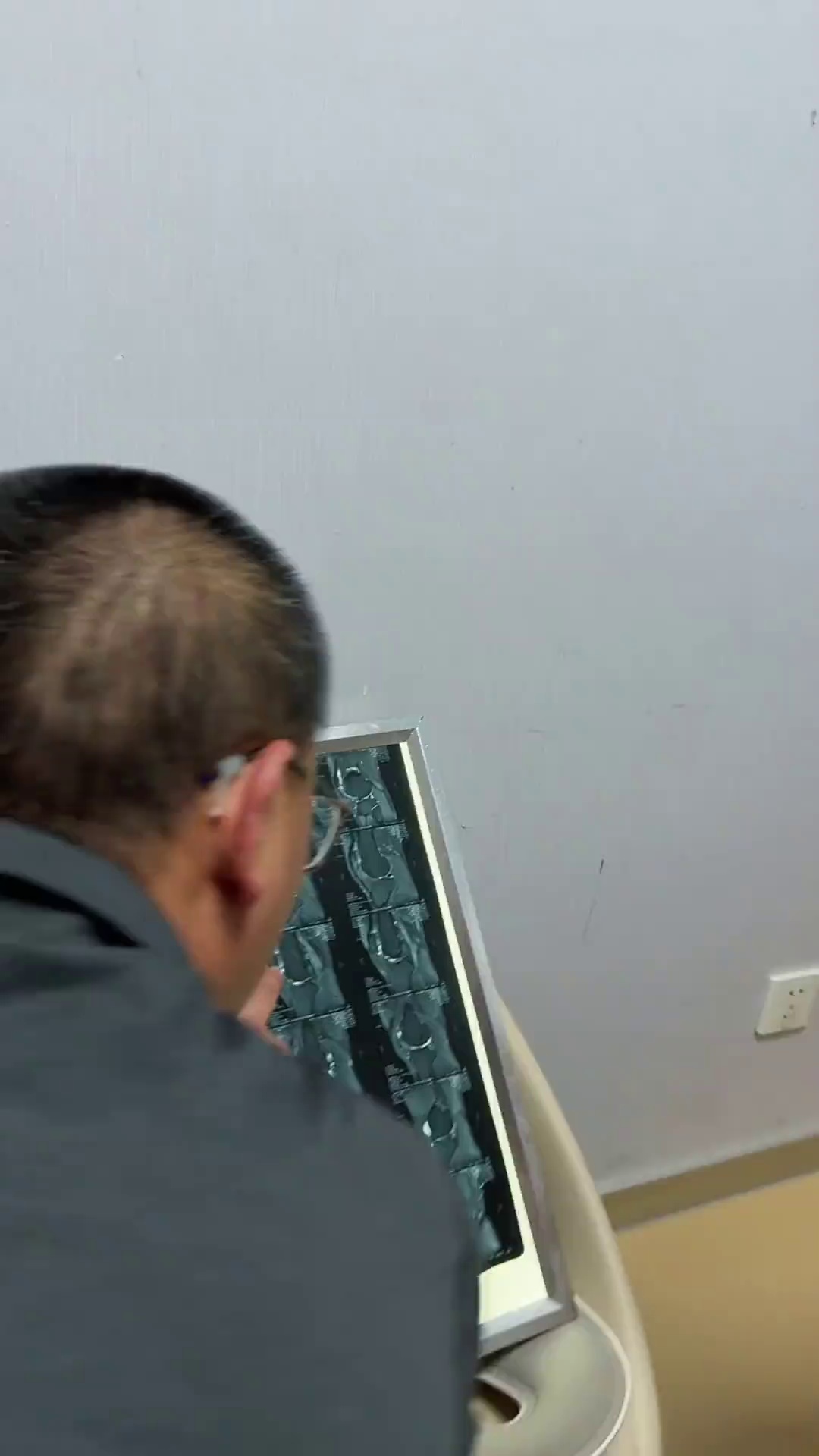 video-poster