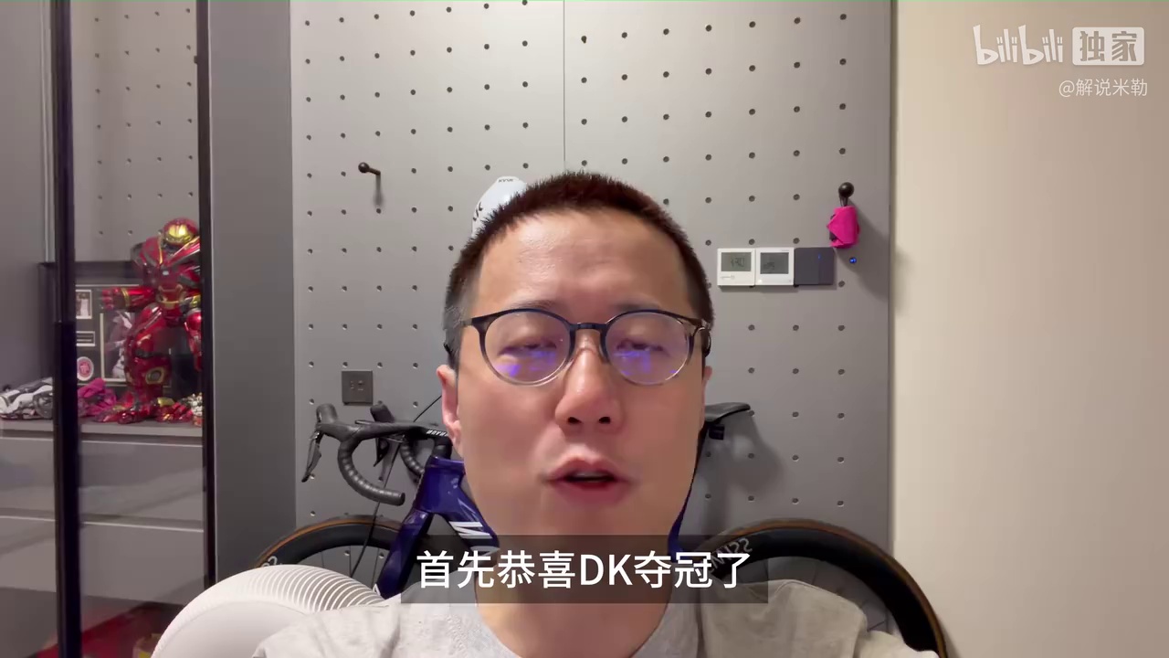 video-poster