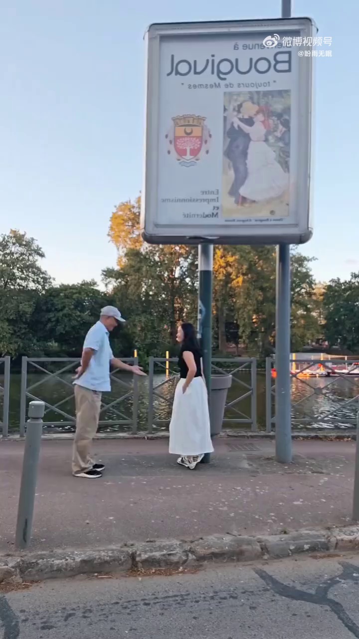 video-poster