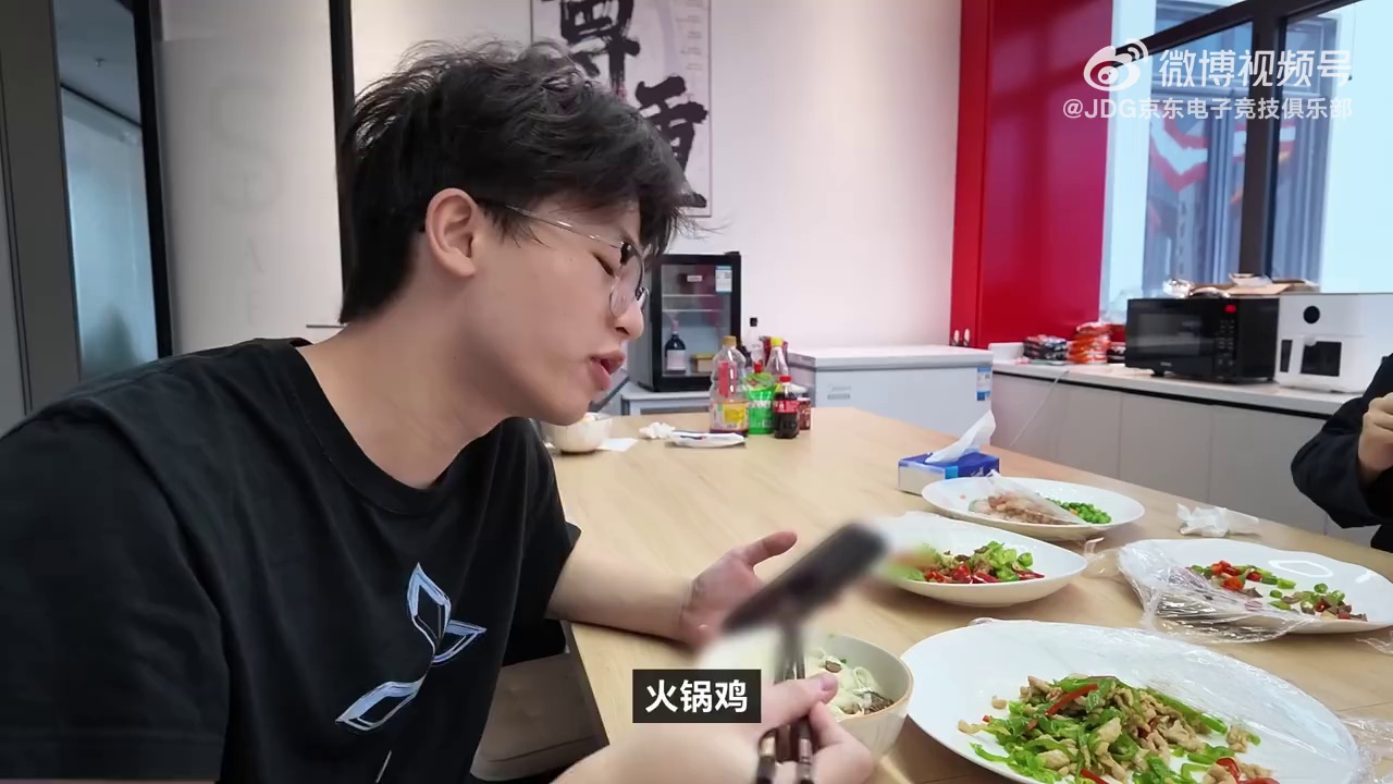 video-poster