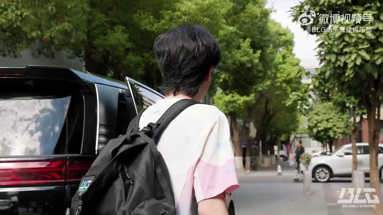 video-poster
