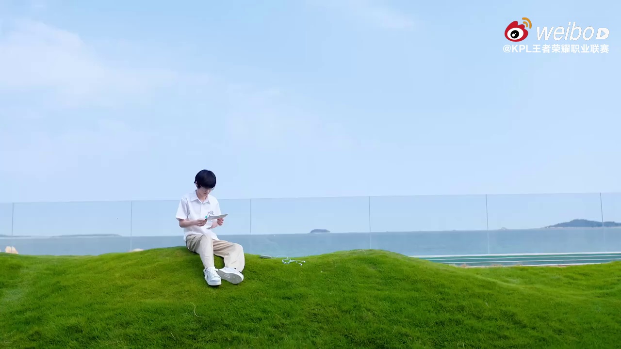 video-poster