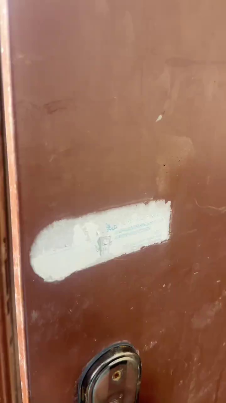 video-poster