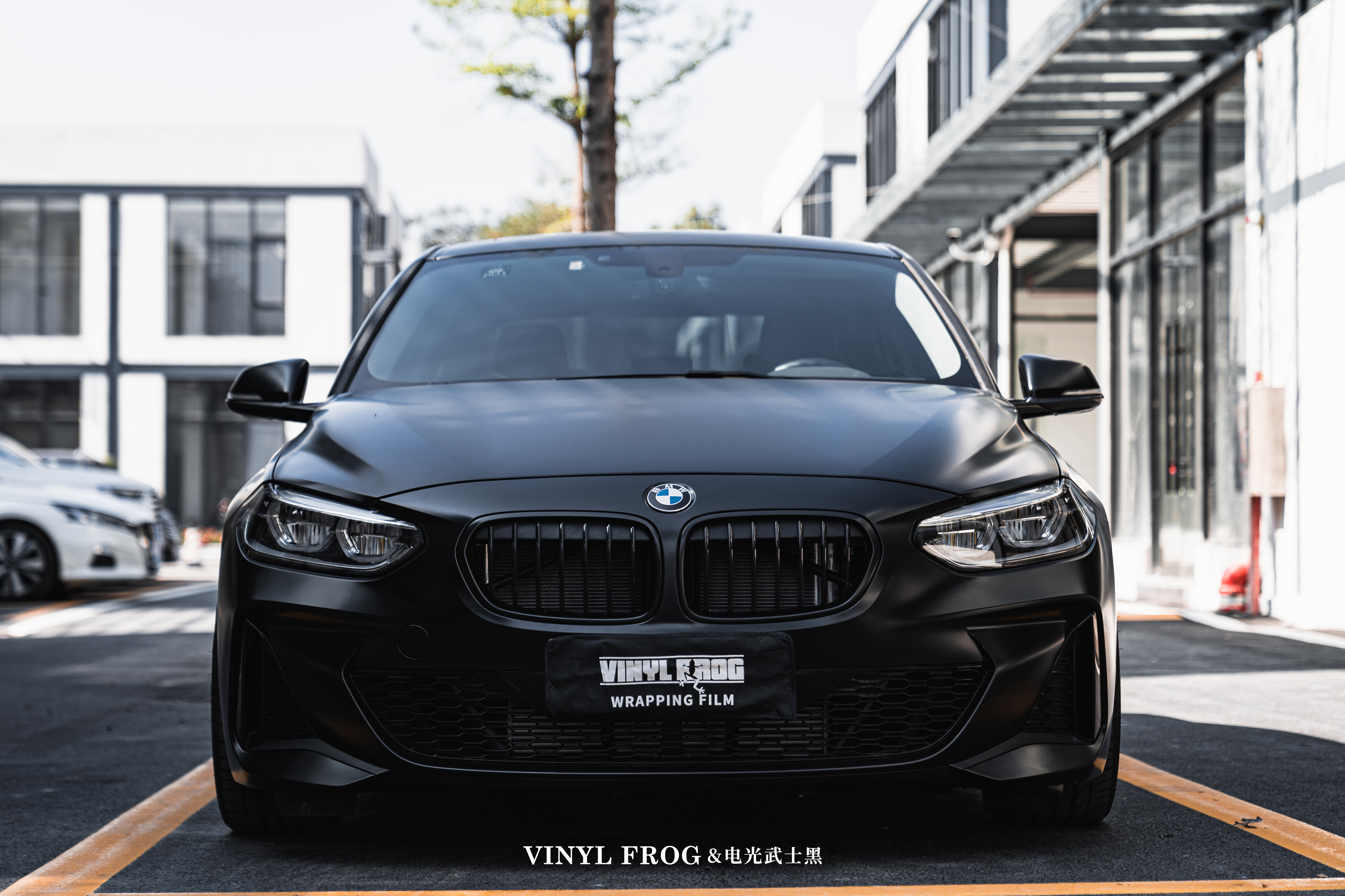 宝马1系改色电光武士黑视频赏析