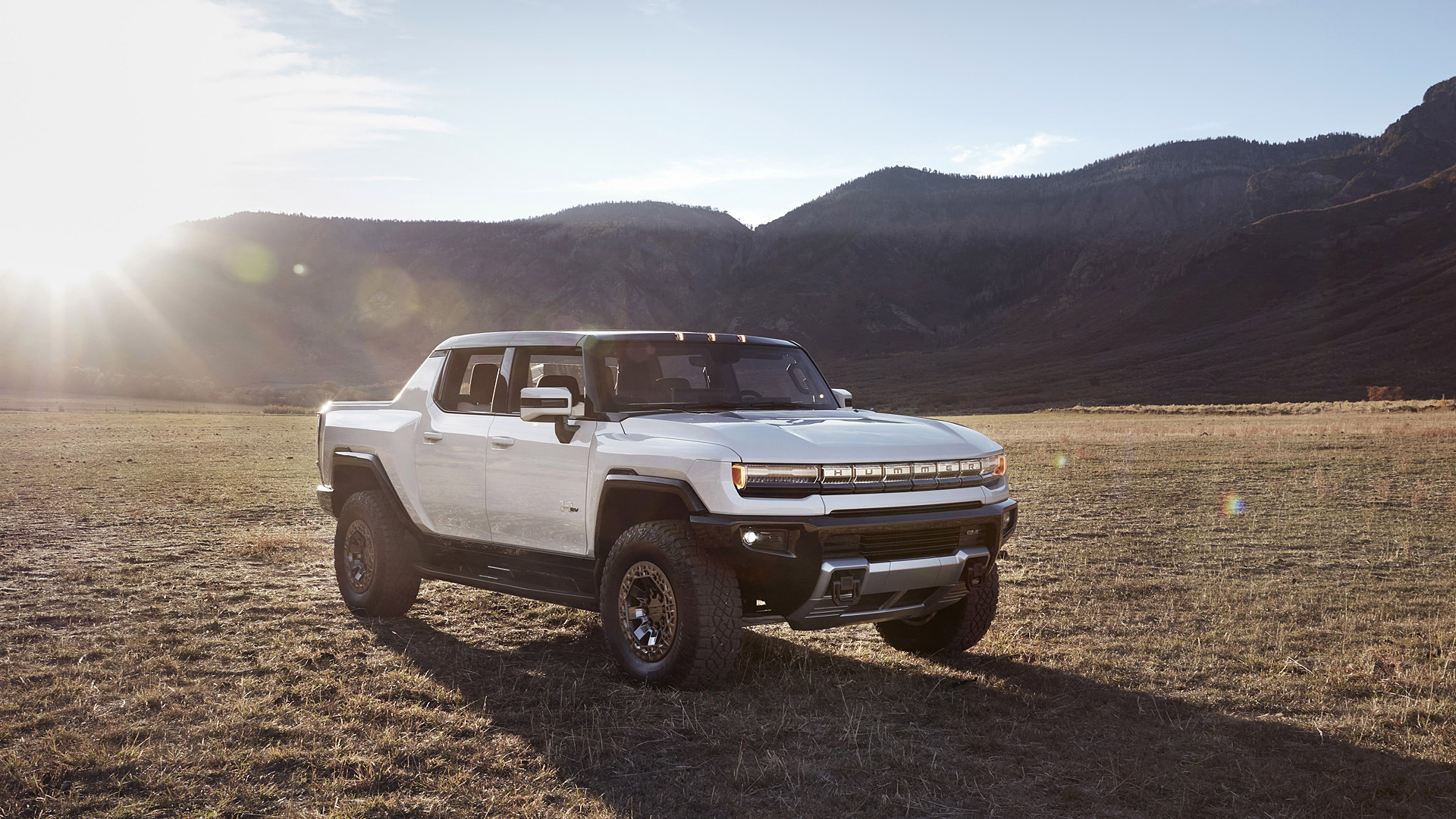 勒布朗詹姆斯代言的纯电悍马皮卡颜值是啥水平是不是史上气质与詹姆斯