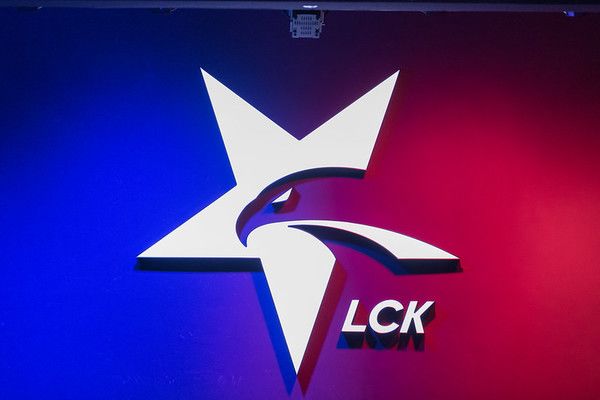 韩网翻译 韩媒发文 lck十个战队已完成教练组人员选定 虎扑