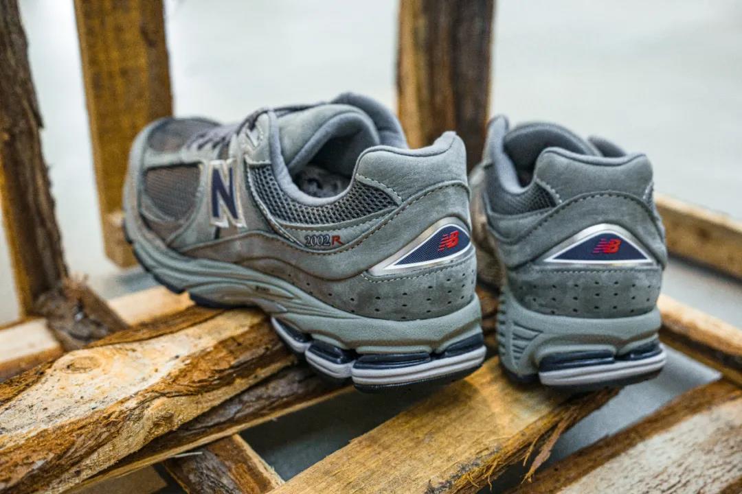 new balance m2002