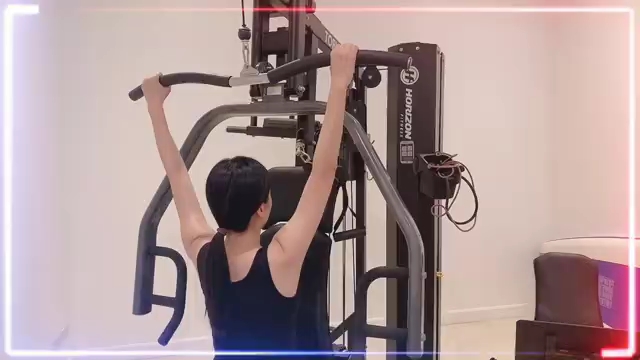 娄艺潇这健身什么水平