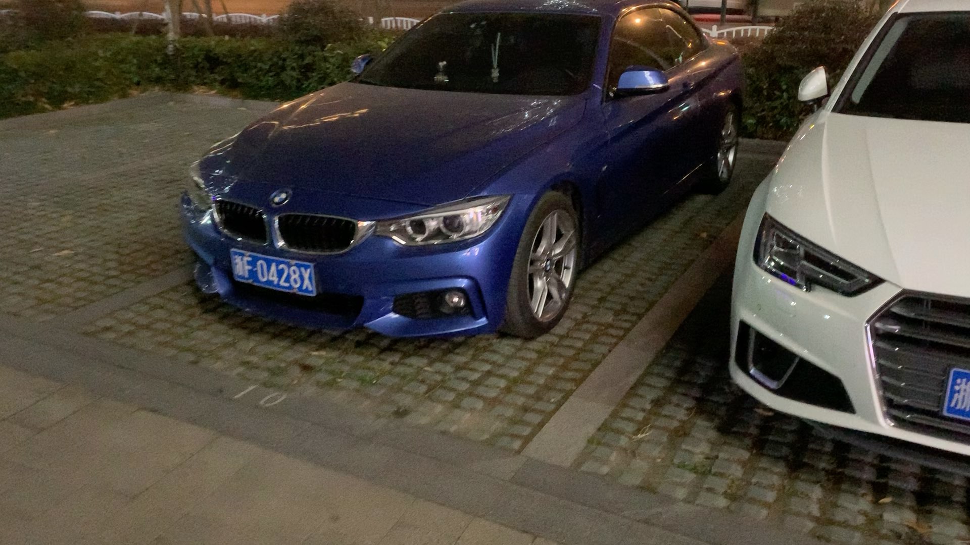 浙江真满街bba刚街拍的路边车子