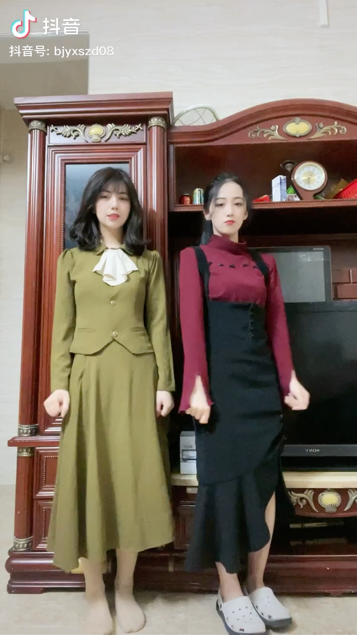 video-poster