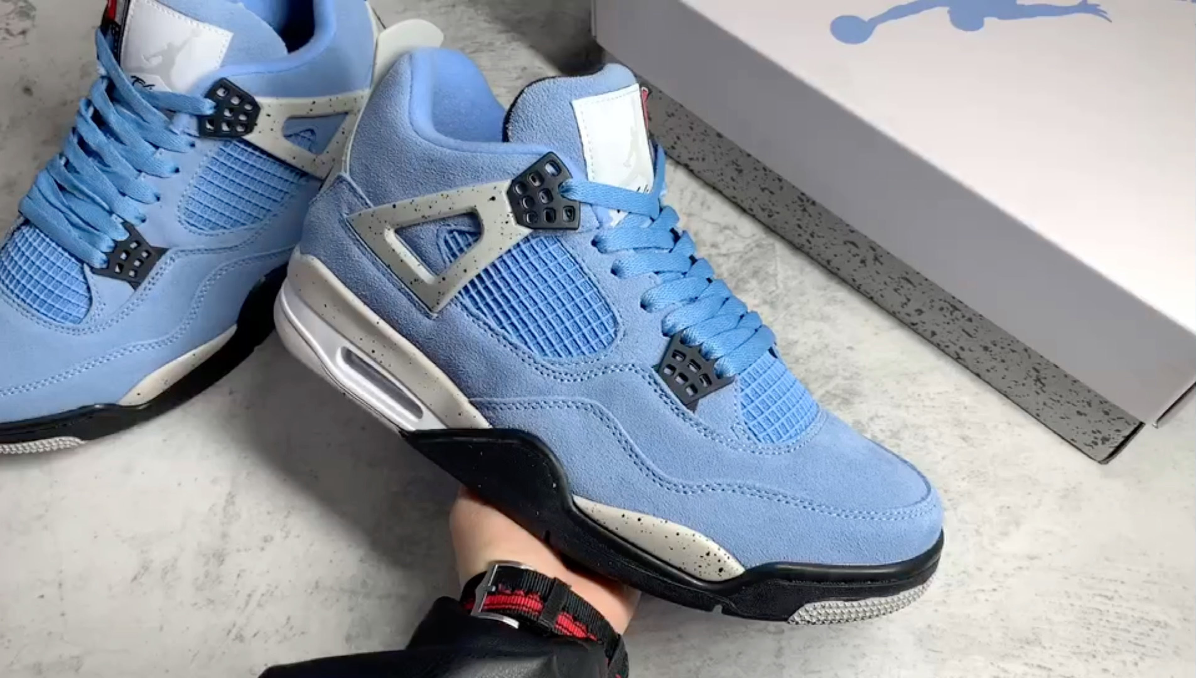 aj4大学蓝,拿到手真的是夏天的味道 视频实拍