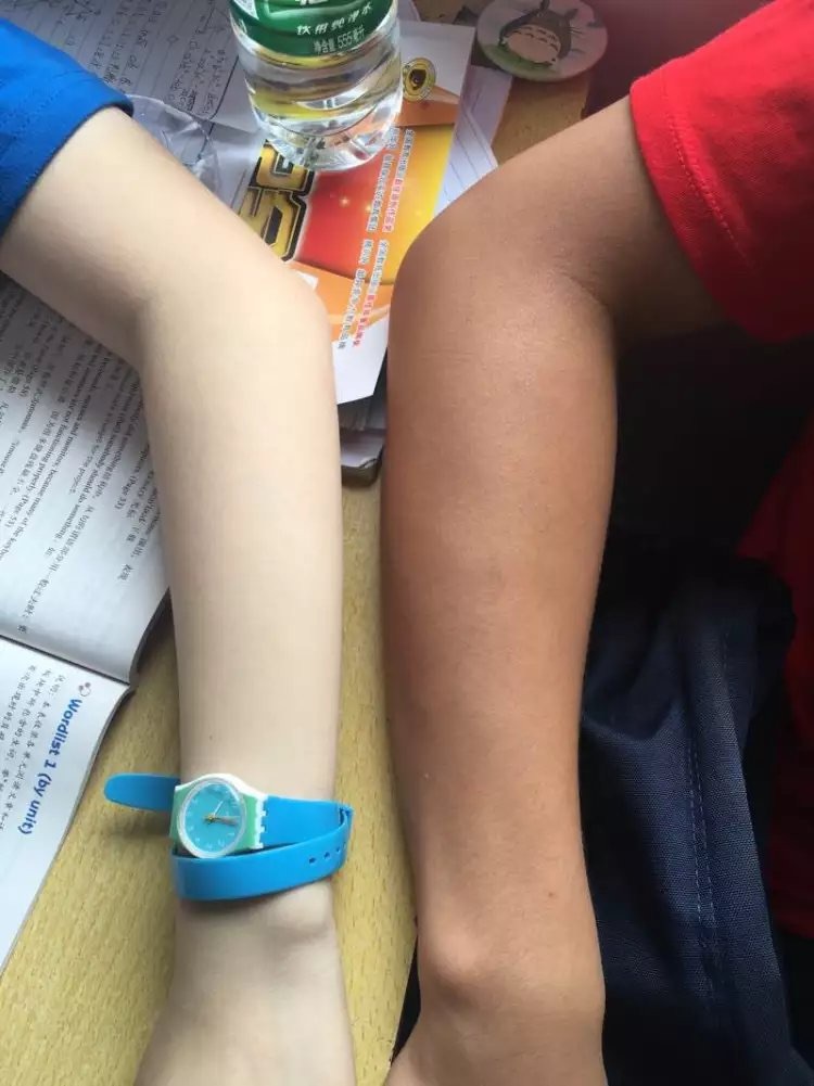 论一个女生的手毛