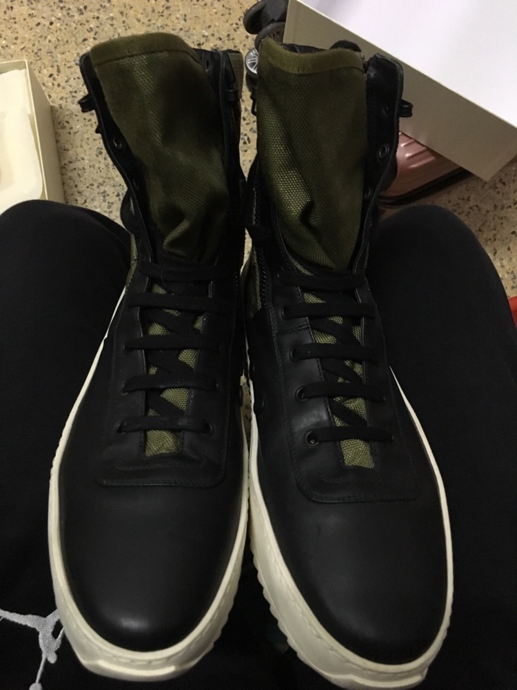 求问各位带个fog的军靴在哪里可以鉴定啊