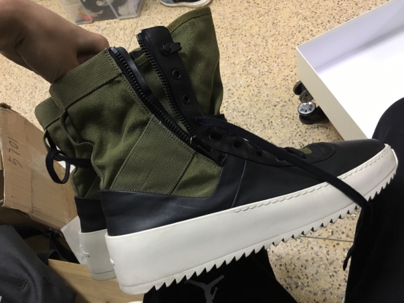 求问各位带个fog的军靴在哪里可以鉴定啊