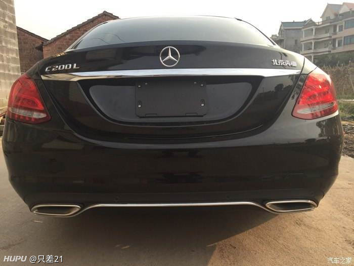 奔驰c级黑色立标也太像e级了吧?