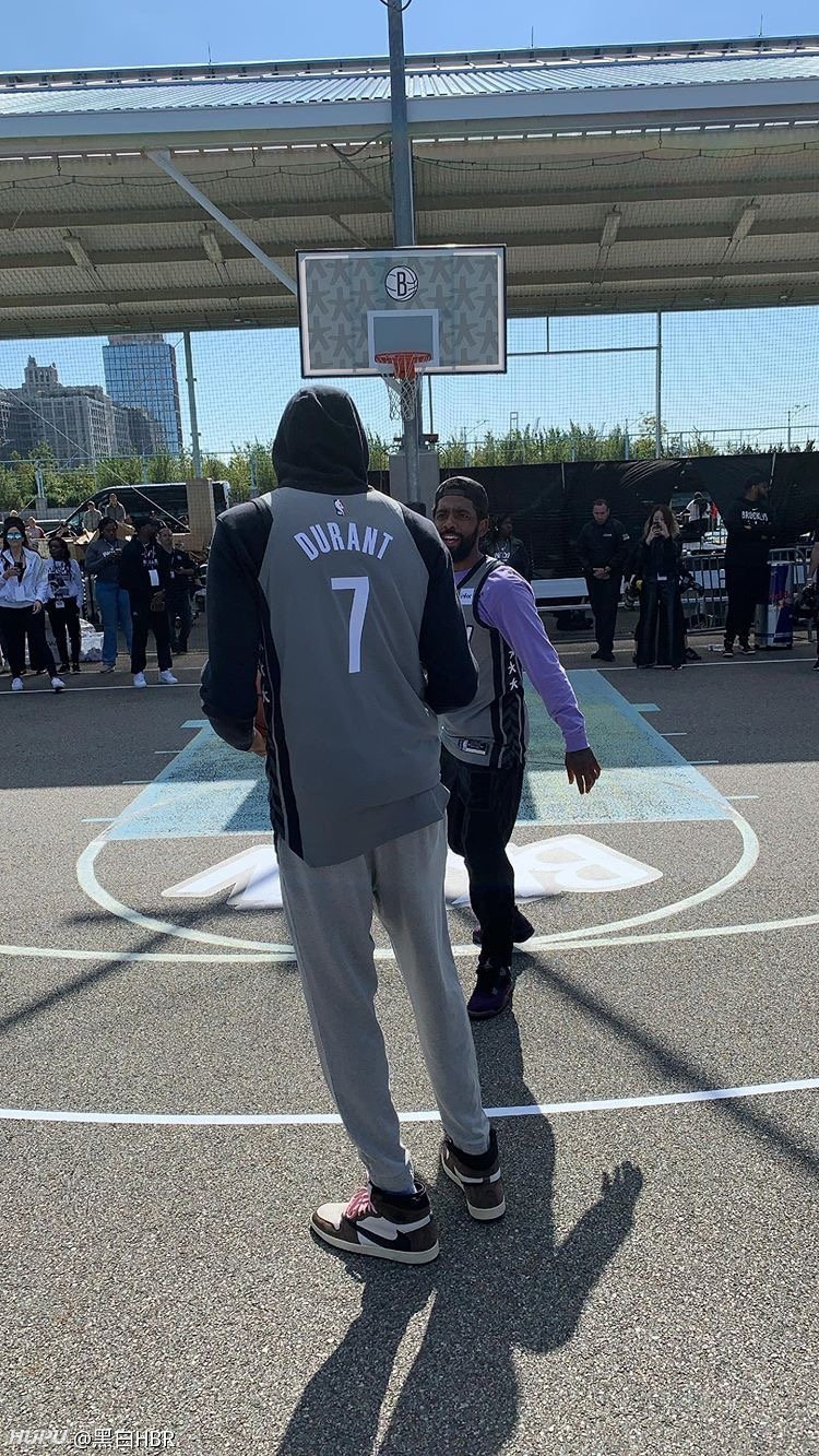 杜兰特kd12新配色两款 嘟嘟近期日常生活照,你想他了嘛