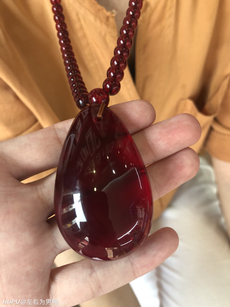 俄罗斯买来的血珀,各位jr看下是不是被坑了