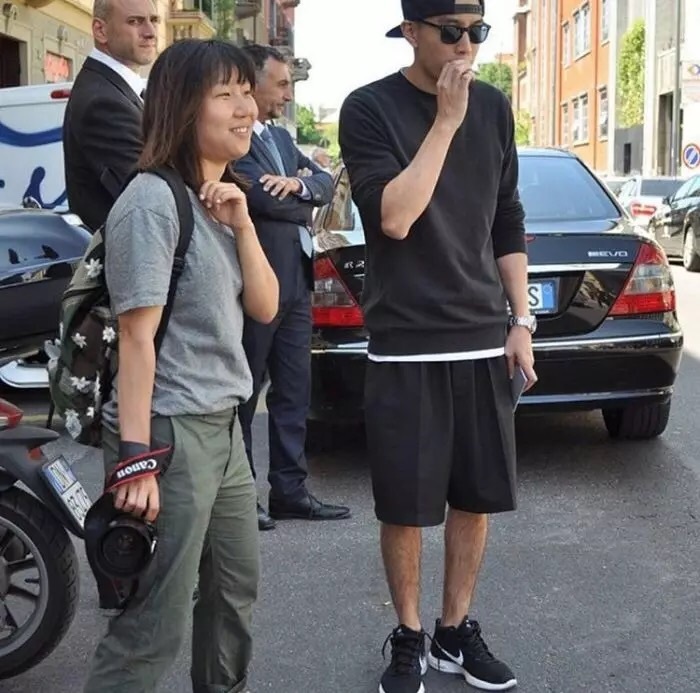 求问eugene tong脚上穿的这个跑鞋是什么