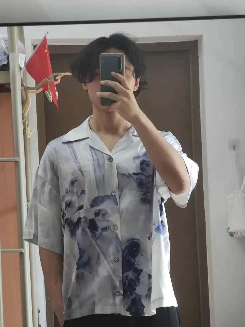 优享资讯 M 夏威夷衬衫与绑带九分裤分享 优享资讯 M 夏威夷衬衫与绑带九分裤分享