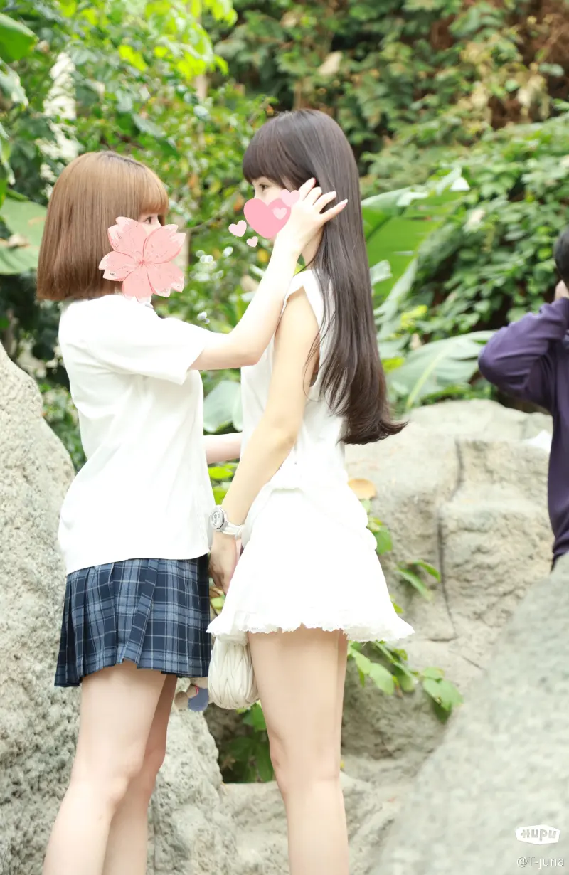 女友和闺蜜逛公园被摄影师约拍